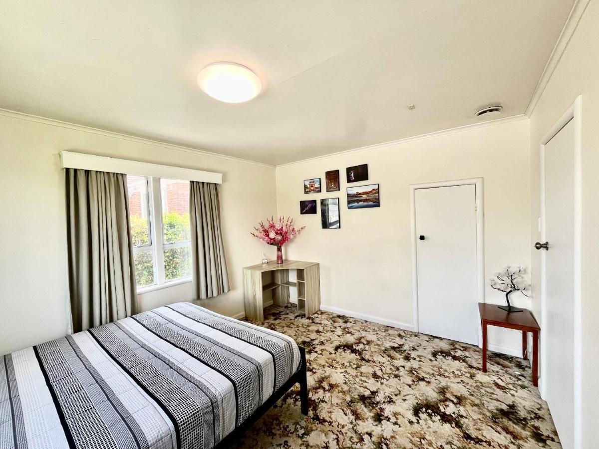 Entire House In Mt Wellington, Central Auckland Exterior foto